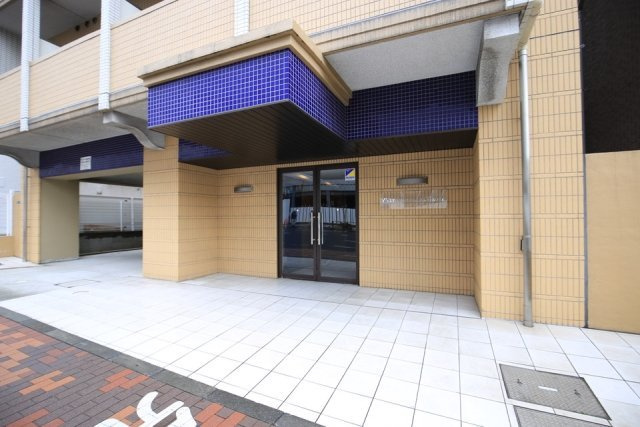 ヴェルト西大島グラーセのエントランス