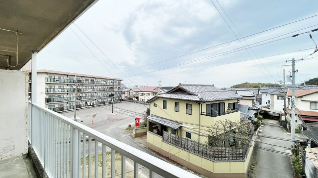 服部ビル　A棟の玄関