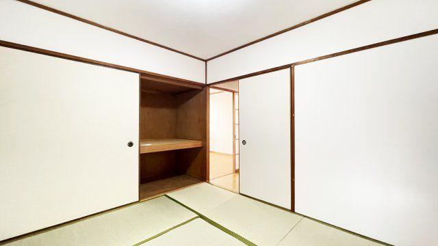 服部ビル　A棟の居間・リビング