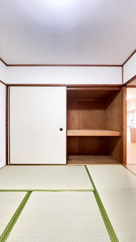 服部ビル　A棟の居間・リビング