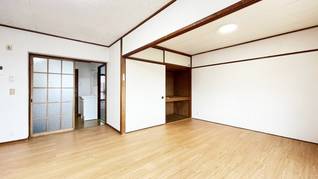 服部ビル　A棟の居間・リビング