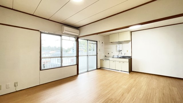 服部ビル　A棟の居間・リビング