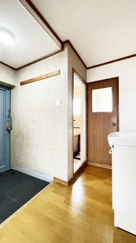 服部ビル　A棟の玄関