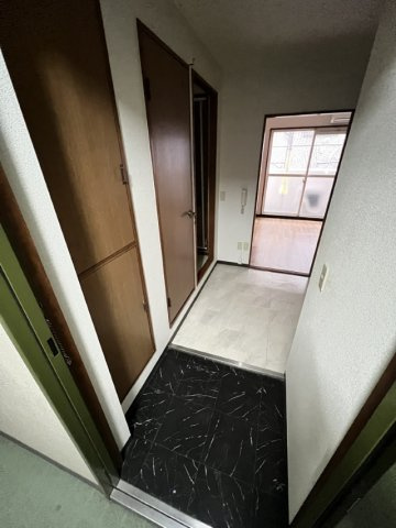 アルファポレールの玄関|下駄箱付き