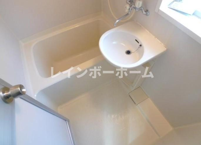 特典：仲介手数料が無料です!!の浴室