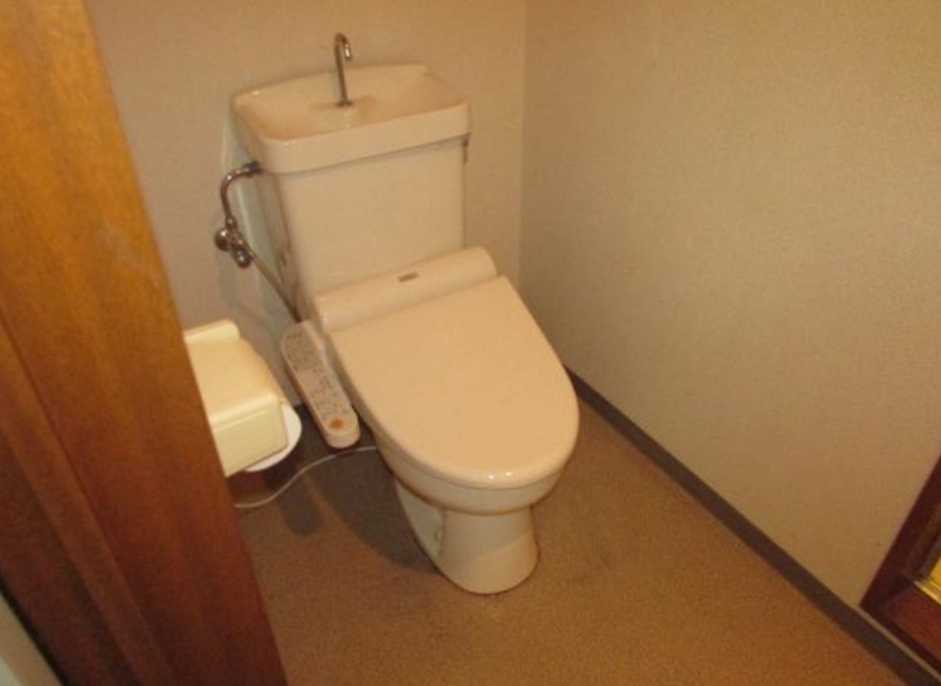 セントウェル　バストイレ別　最上階　南東角部屋のトイレ