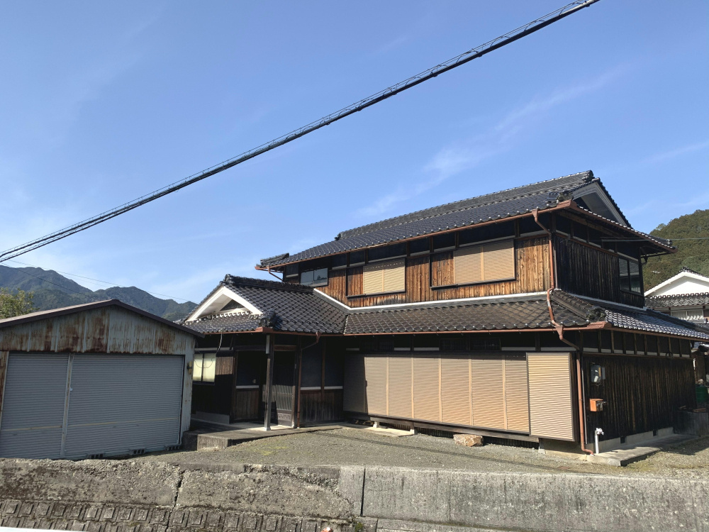 丹波市氷上町鴨内の中古一戸建 日当たりも良く里山風景を見渡せ