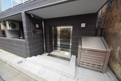 【エントランス】 | パピ中野ラウンジ