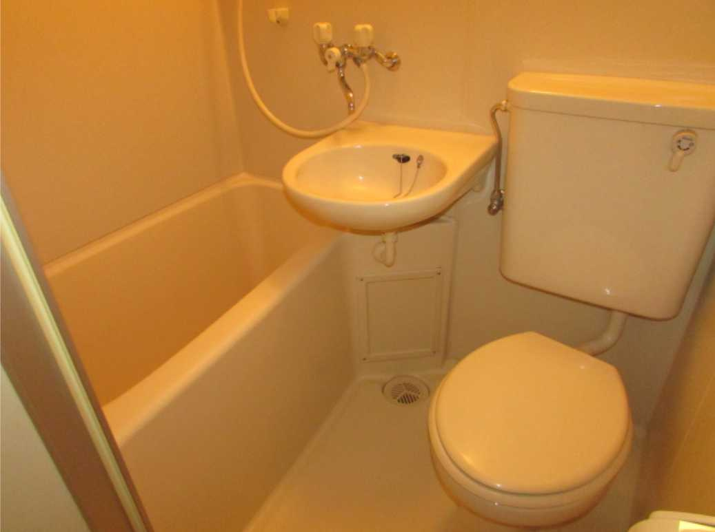 ベイシェス三軒茶屋　駅徒歩２分　女性限定　最上階の浴室