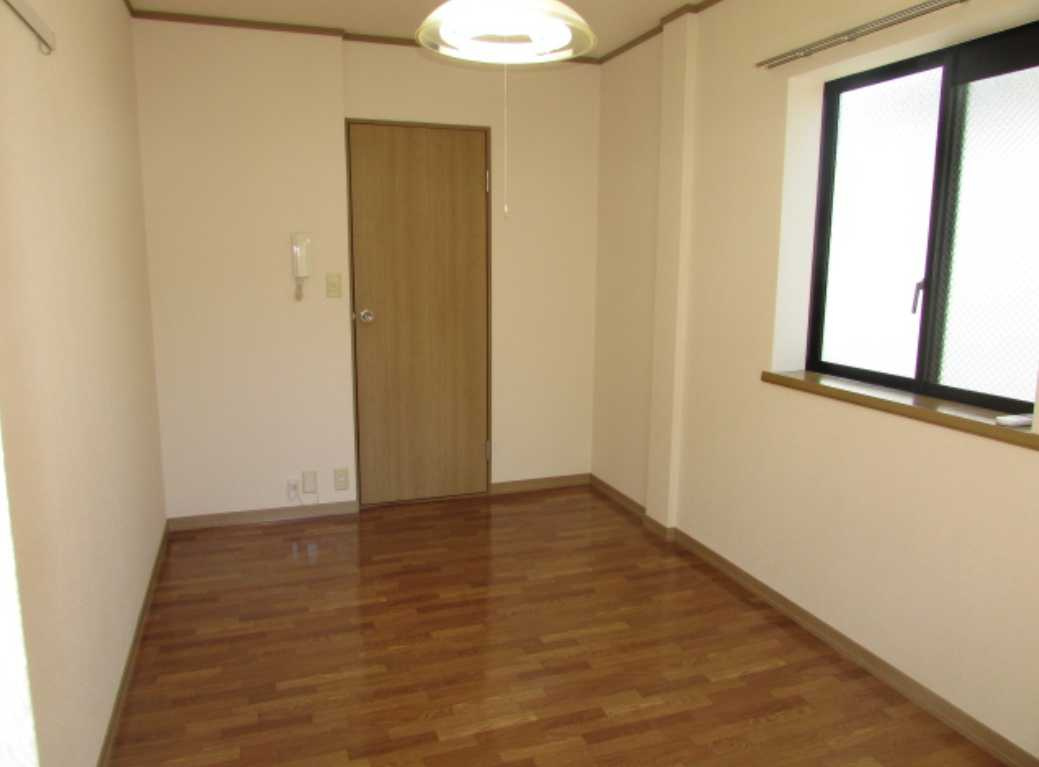 ベイシェス三軒茶屋　駅徒歩２分　女性限定　最上階の内装