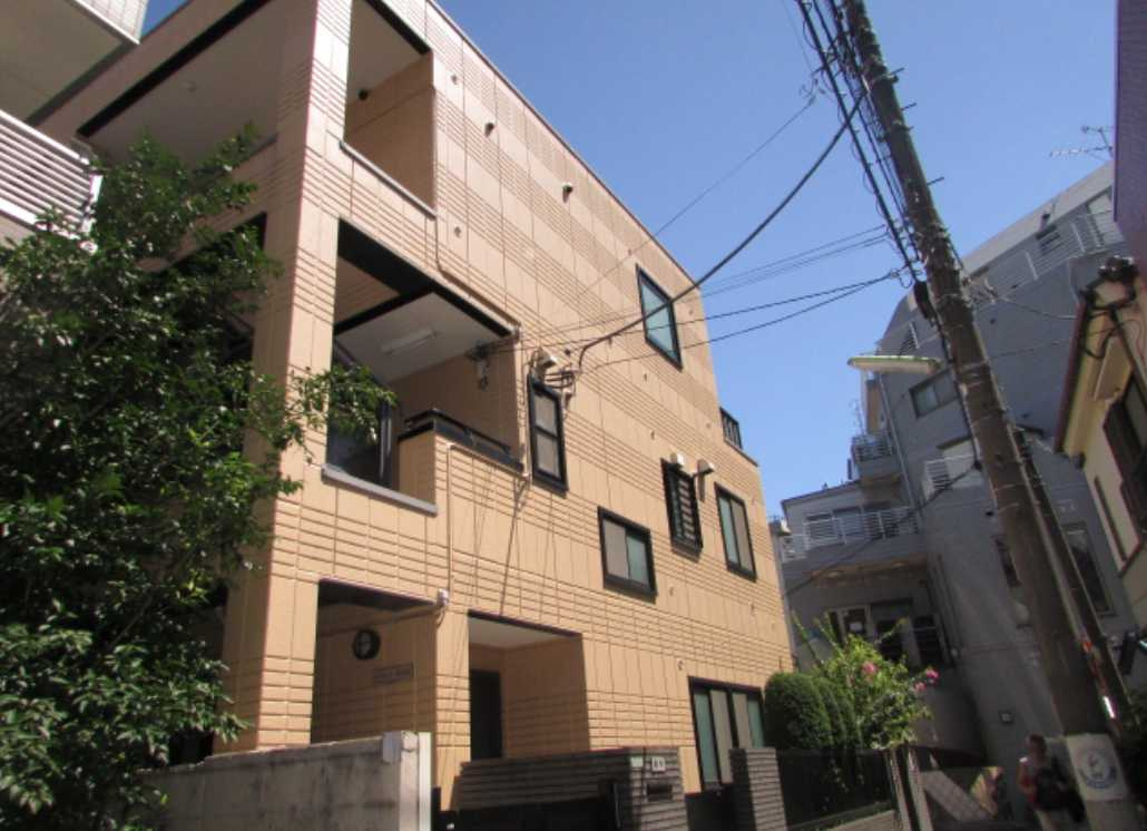 ベイシェス三軒茶屋　駅徒歩２分　女性限定　最上階の外観