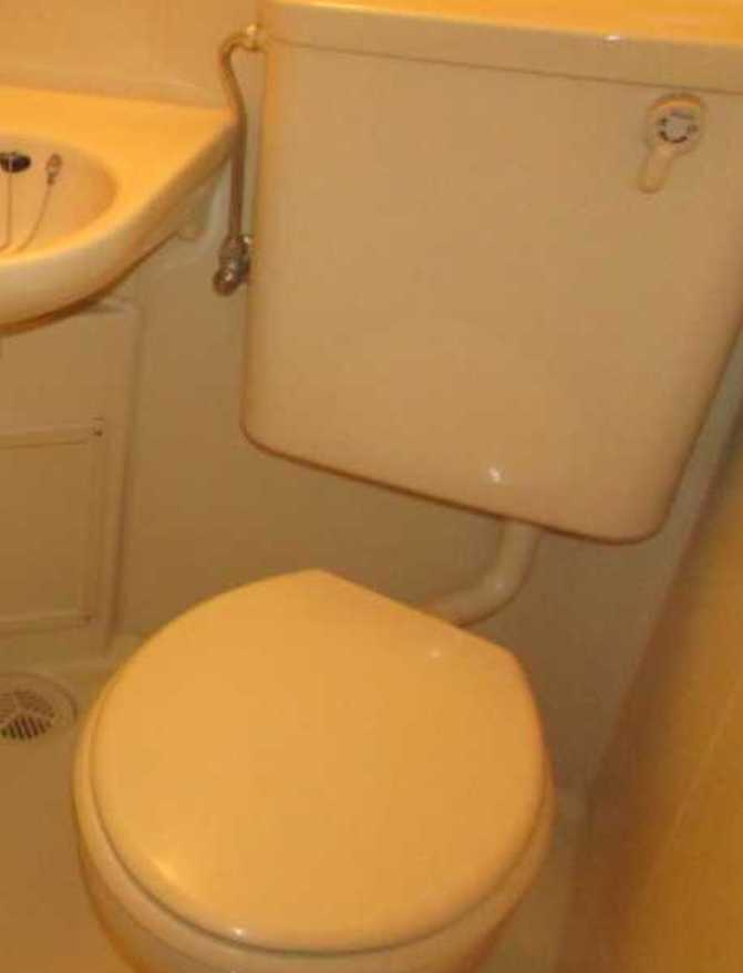 ベイシェス三軒茶屋　駅徒歩２分　女性限定　最上階のトイレ