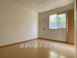 広島市安佐北区落合南９丁目のアパートの寝室