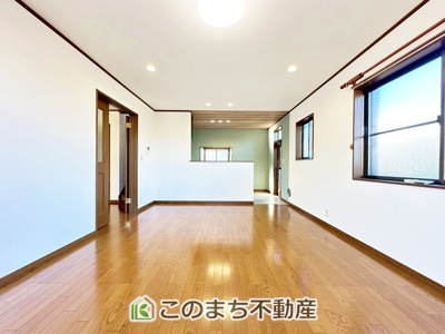 【居間・リビング】 | 宇都宮市西川田1丁目デザイン再生住宅 | 時間のゆとりと空間、暖かな陽光がもたらす光と風を独占してください。新しい暮らしが始まります。
