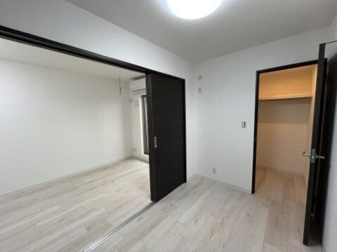 ジーメゾン金山の寝室|開放的な寝室です