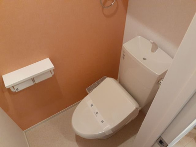 【トイレ】 | ジュネス | 落ち着いた色調のトイレです