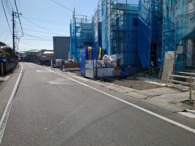 東村山市秋津町2丁目 全3棟 新築分譲住宅の前面道路含む現地写真|南側道路