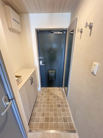 大阪市城東区鴫野西４丁目の賃貸マンションの玄関