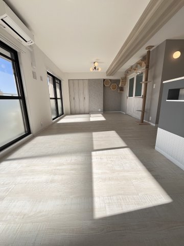 大阪市城東区鴫野西４丁目の賃貸マンションの居間・リビング