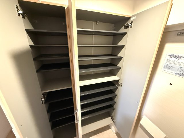 中山手セントポリアの玄関