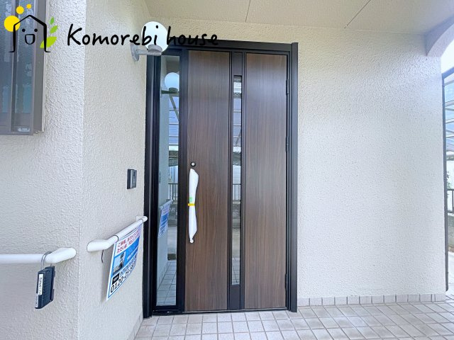 北本市下石戸下　1期　中古戸建の玄関|収納もある玄関です