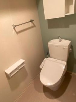 【トイレ】 | パークキューブ上野桜木 | 落ち着いた色調のトイレです