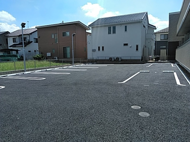 ウッドイン舳越の駐車場