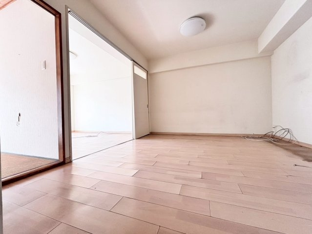 ローズハイツ野田愛宕　B棟の居間・リビング