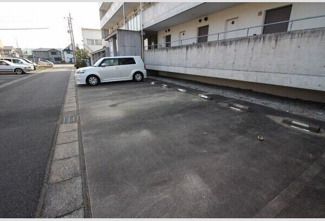 【駐車場】