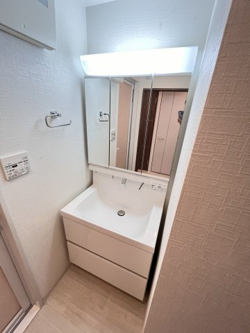 大阪市城東区中央３丁目の賃貸マンションの洗面所
