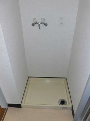 【設備】 | クレストB | 室内洗濯機置場。