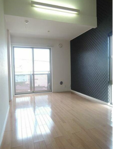 フローラ松が丘の居間・リビング