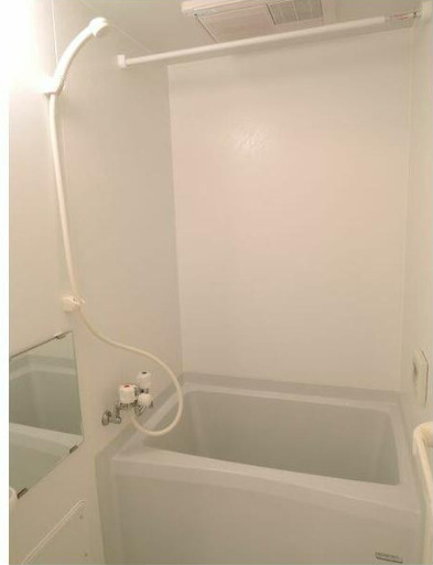 フローラ松が丘の浴室