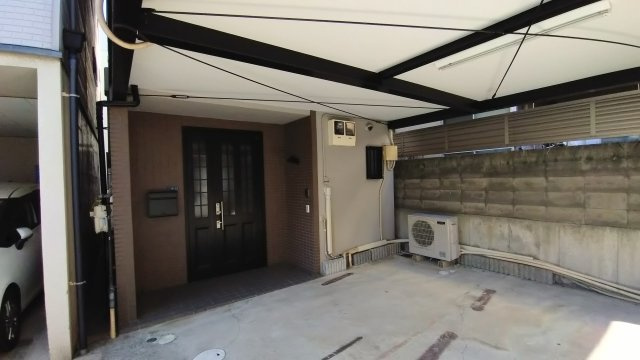 尼崎市潮江　中古戸建の玄関