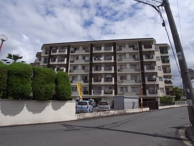 奈良市秋篠早月町の賃貸マンション