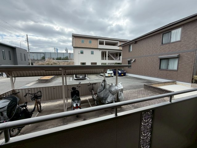 グリーンフォーレスト伊丹 C棟のバルコニー|バルコニー付きです