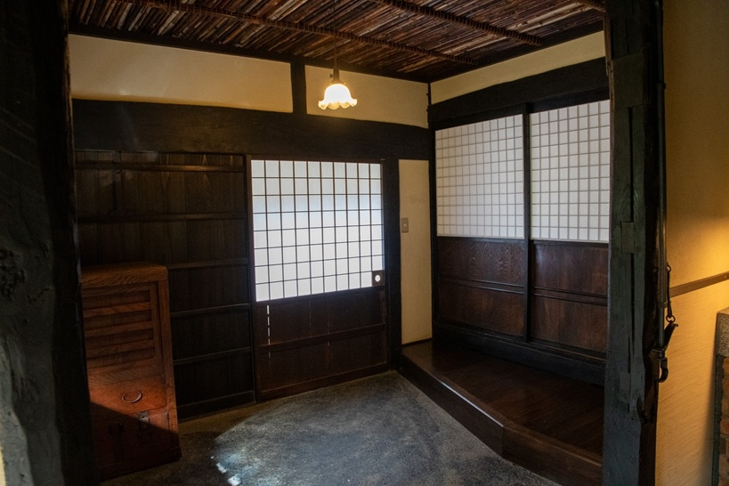 丹波篠山市栗柄の中古一戸建の玄関