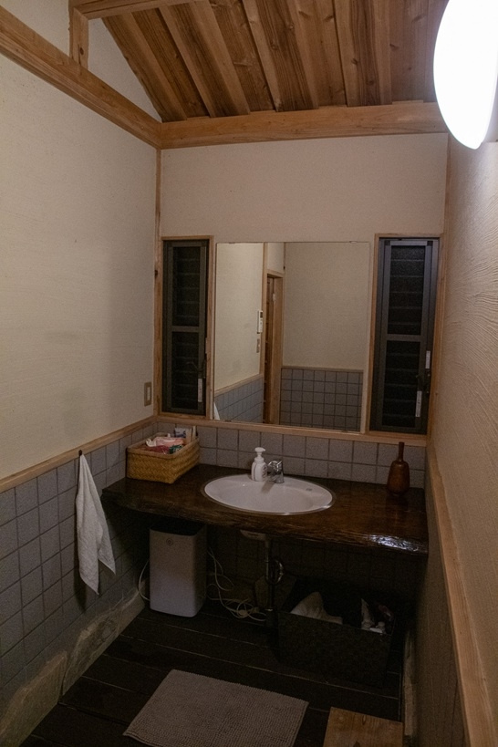 丹波篠山市栗柄の中古一戸建の独立洗面台