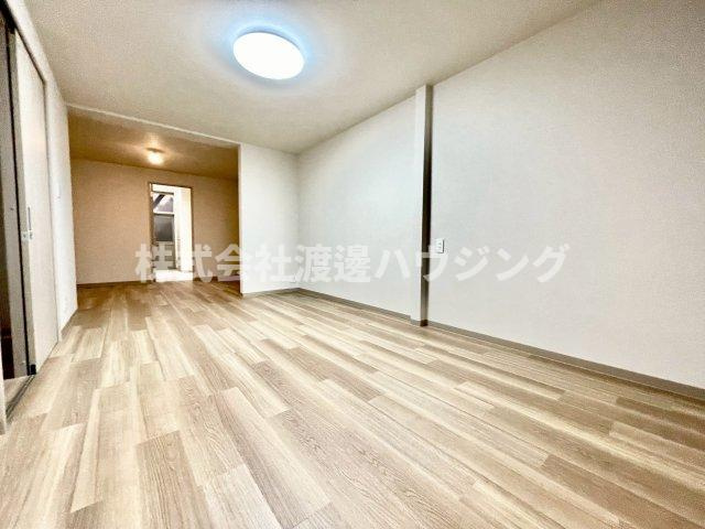 大東町2丁目テラスハウスの居間・リビング