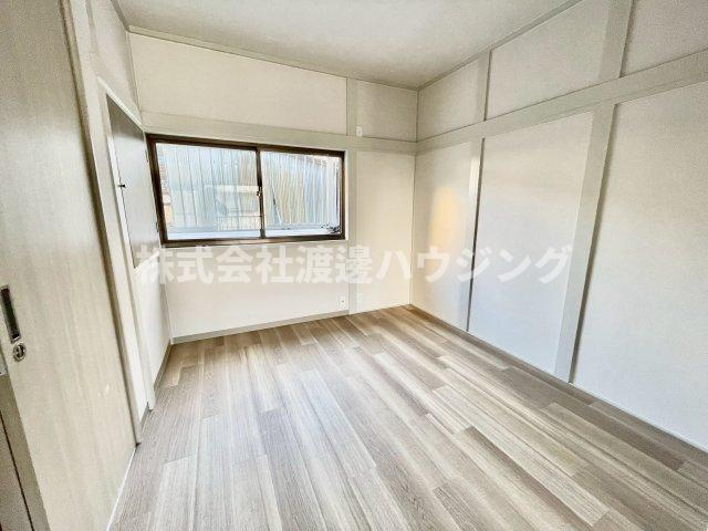 大東町2丁目テラスハウスの寝室