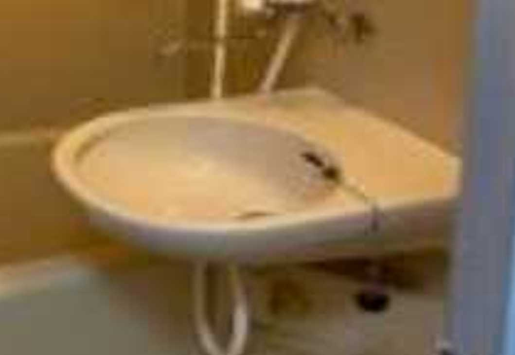 第一愛和ビル　駅近　南向き　バストイレ別の洗面所