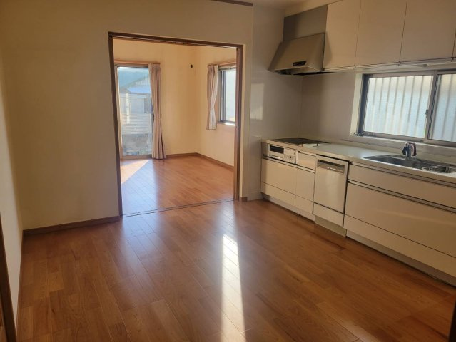 岩出市中島　中古戸建のキッチン