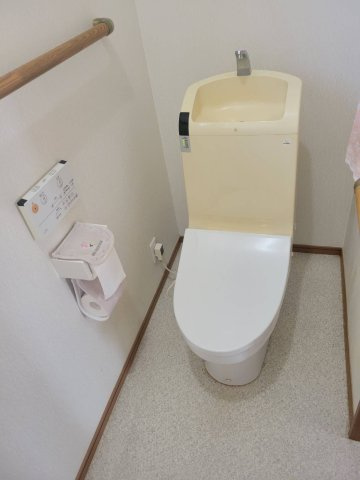 岩出市中島　中古戸建のトイレ