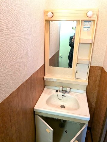 習志野市実籾４丁目のアパートの洗面所