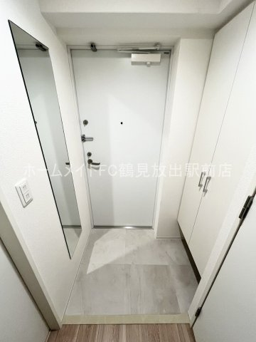 大阪市城東区放出西３丁目の賃貸マンションの玄関