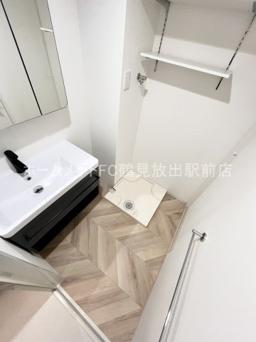 大阪市城東区放出西３丁目の賃貸マンションの洗面所