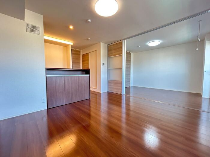 ﾚﾌｨﾅｰﾄﾞS/ﾊﾟﾙﾃｰﾙS　ﾊﾟﾙﾃｰﾙSの居間・リビング