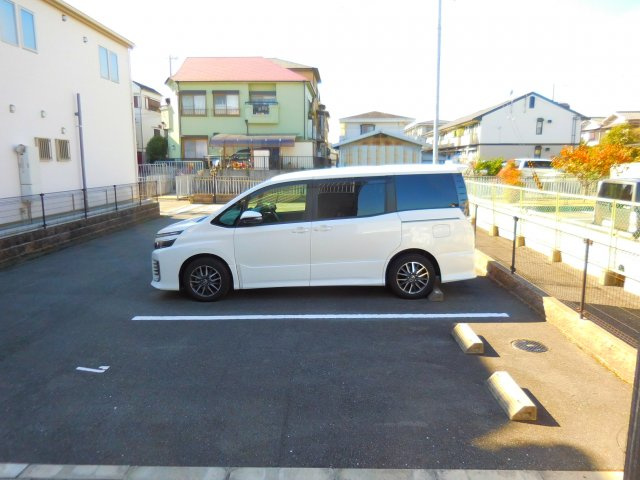 レオパレスNKサウスキャッスルの駐車場