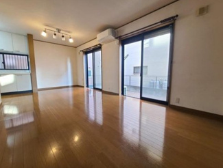 【居間・リビング】 | 北足立郡伊奈町栄３丁目　中古戸建