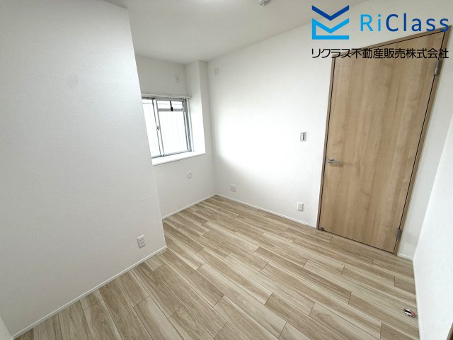 カサベラセントラルプラザ長田の洋室|個人の部屋や寝室として使える洋室です